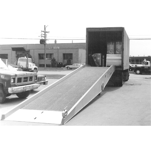 Rampe de chargement mobile, 11000 lb Capacit&eacute;, 84" la x 36' lo Advanced Consulting and Training Ltd.