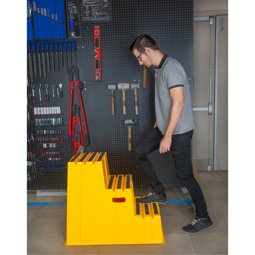 Escabeau industriel, 3 marches, 34-13/16" x 22-7/16" x Hauteur 28-1/2" Advanced Consulting and Training Ltd.