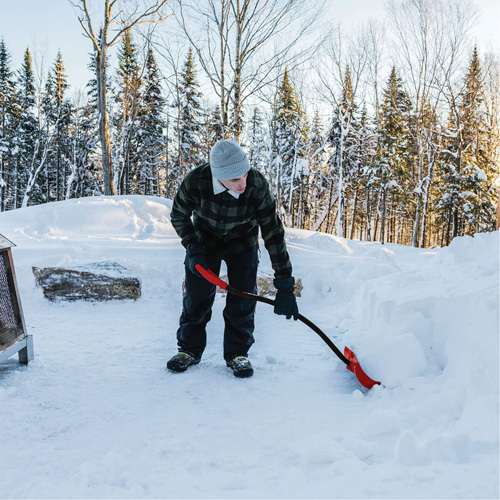 Pelle &agrave; neige Yukon, Lame Polypropyl&egrave;ne, Largueur 18", Manche Prise en D ergonomique Advanced Consulting and Training Ltd.