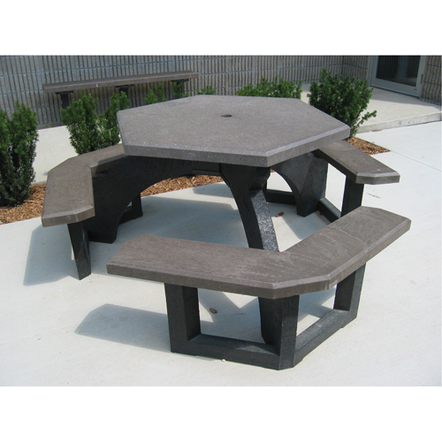 Tables de pique-nique hexagonales en plastique recycl&eacute;, 78" lo x 78" la, Brun Advanced Consulting and Training Ltd.