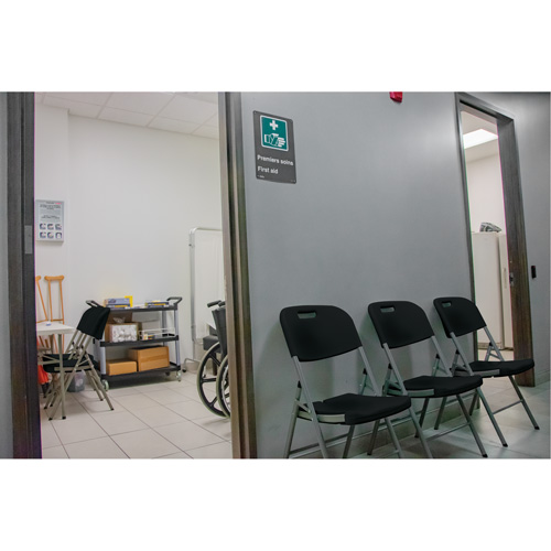 Chaise pliante, Poly&eacute;thyl&egrave;ne, Noir, Capacit&eacute; 350 lb Advanced Consulting and Training Ltd.