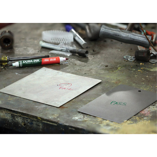 Marqueur &agrave; encre permanente et double couleur Markal Dura-Ink, Vert/Rouge, Pointe Ronde Advanced Consulting and Training Ltd.