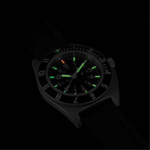Montre Steel Navigator sur ensemble bracelet en caoutchouc noir de trois morceaux, Num&eacute;rique, &agrave; piles, 41 mm, Noir Advanced Consulting and Training Ltd.
