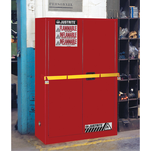 Armoire de rangement haute s&eacute;curit&eacute; avec barre en acier pour produits inflammables, 45 gal., 2 tablettes Advanced Consulting and Training Ltd.