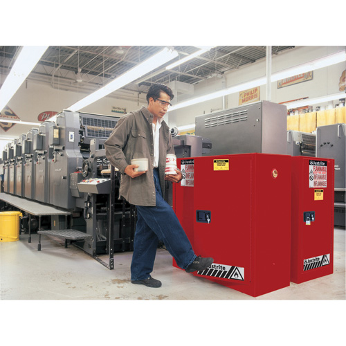 Armoire de s&eacute;curit&eacute; pour la peinture et les encres combustibles EX Sure-Grip, 40 gal., 3 tablettes Advanced Consulting and Training Ltd.