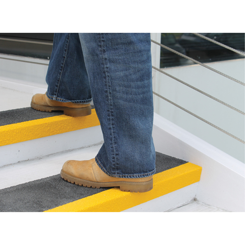 Safestep&reg; Anti-Slip Step Cover, 13.5" W x 32" L, Black & Yellow Advanced Consulting and Training Ltd.
