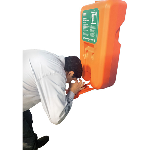 Poste de douche oculaire portable autonome, Aliment&eacute; par gravit&eacute;, Capacit&eacute; 10 gal., Conformit&eacute; ANSI Z358.1 Advanced Consulting and Training Ltd.