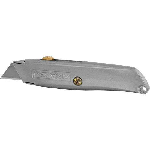 Couteau, Acier au carbone, Prise en M&eacute;tal Advanced Consulting and Training Ltd.