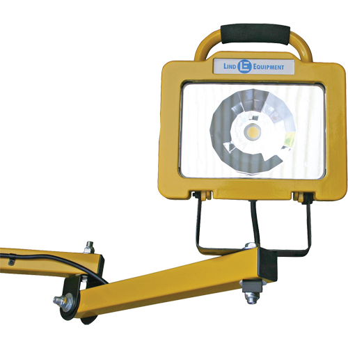 Lampe robuste pour quais, Bras 40", 38 W, Ampoule DEL, M&eacute;tal Advanced Consulting and Training Ltd.