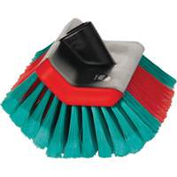 Brosse &agrave; alimentation en eau pour nettoyage des parties hautes et basses des v&eacute;hicules de la s&eacute;rie Transport Advanced Consulting and Training Ltd.