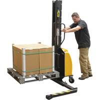 Gerbeur motoris&eacute; avec m&acirc;t &eacute;troit, Fonctionnement &eacute;lectrique, Capacit&eacute; 1000 lb, Lev&eacute;e max 63" Advanced Consulting and Training Ltd.