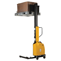 Gerbeur motoris&eacute; avec m&acirc;t &eacute;troit, Fonctionnement &eacute;lectrique, Capacit&eacute; 1500 lb, Lev&eacute;e max 98" Advanced Consulting and Training Ltd.