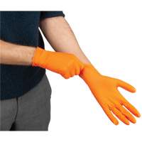 Gants d'examen de poids lourd &agrave; prise tactile, Moyen, Nitrile, 8 mils, Sans poudre, Orange, Classe 2 Advanced Consulting and Training Ltd.