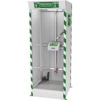Cabine de douche d'urgence et douche oculaire/faciale couverte avec pompe de puisard Advanced Consulting and Training Ltd.