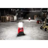 Lampe de chantier M18 Radius et chargeur avec One-Key, DEL, 4800/9000/2500 lumens, Boîtier en Plastique Advanced Consulting and Training Ltd.